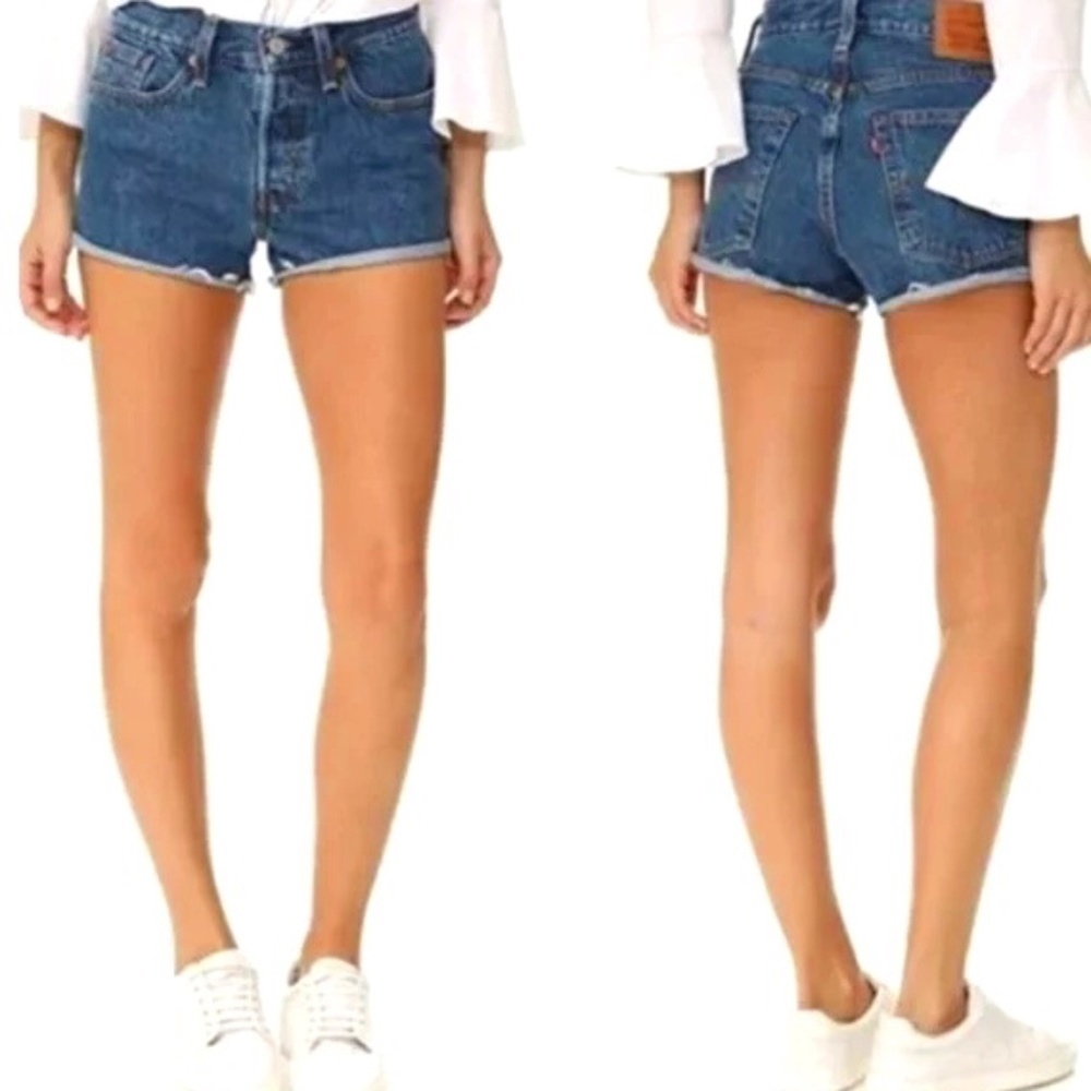Levi’s Wedgie White Oak Cone cut - off denim shorts